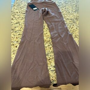 NWT XS 90 degree by Reflex waffle bellbottom legging. Champagne/brown/pewter
